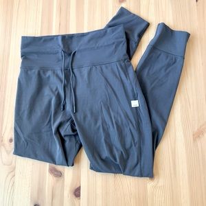Vuori Daily Legging - Gray - Small